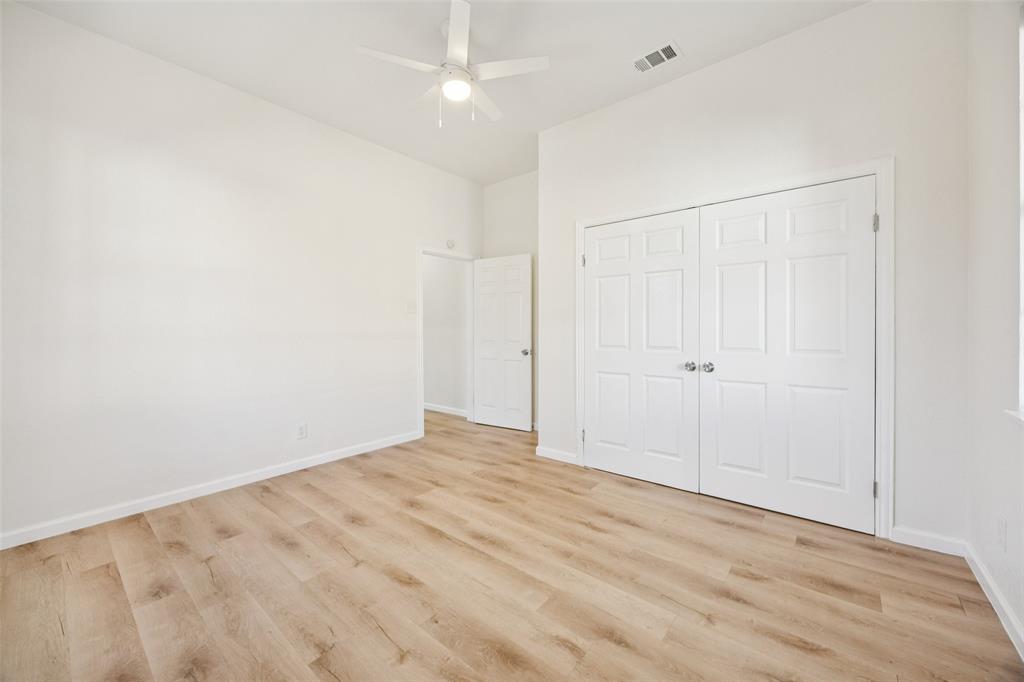 915 Centre Street Dallas, TX 75208 - Photo 23 of 28