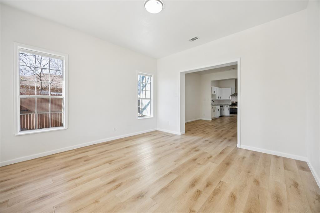 915 Centre Street Dallas, TX 75208 - Photo 4 of 28