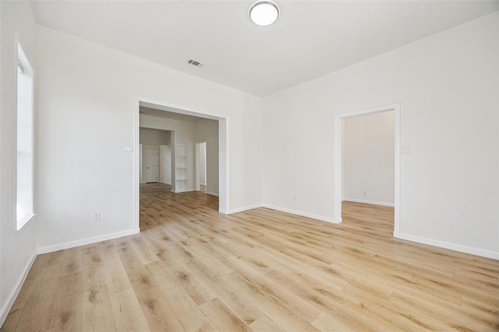 915 Centre Street Dallas, TX 75208 - Photo 6 of 28