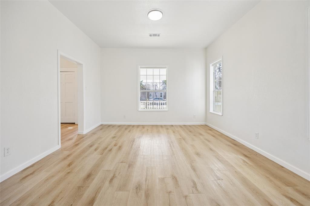 915 Centre Street Dallas, TX 75208 - Photo 7 of 28