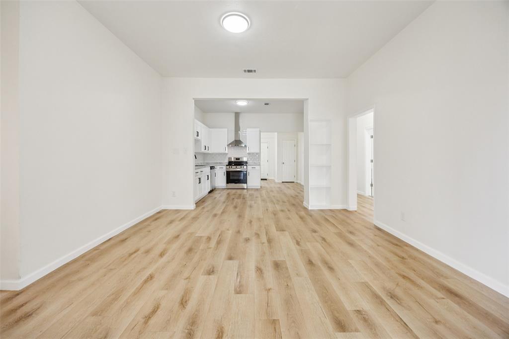 915 Centre Street Dallas, TX 75208 - Photo 8 of 28