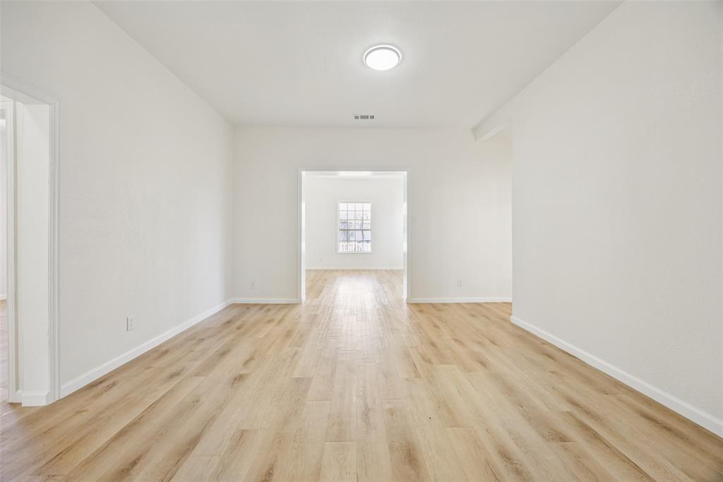 915 Centre Street Dallas, TX 75208 - Photo 9 of 28