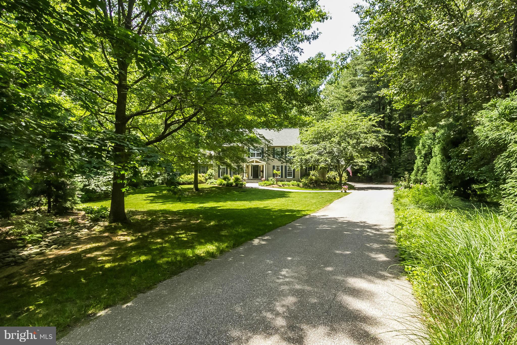 25 Shadow Point Court Edgewater, MD 21037 - Photo 2 of 28 Private drive