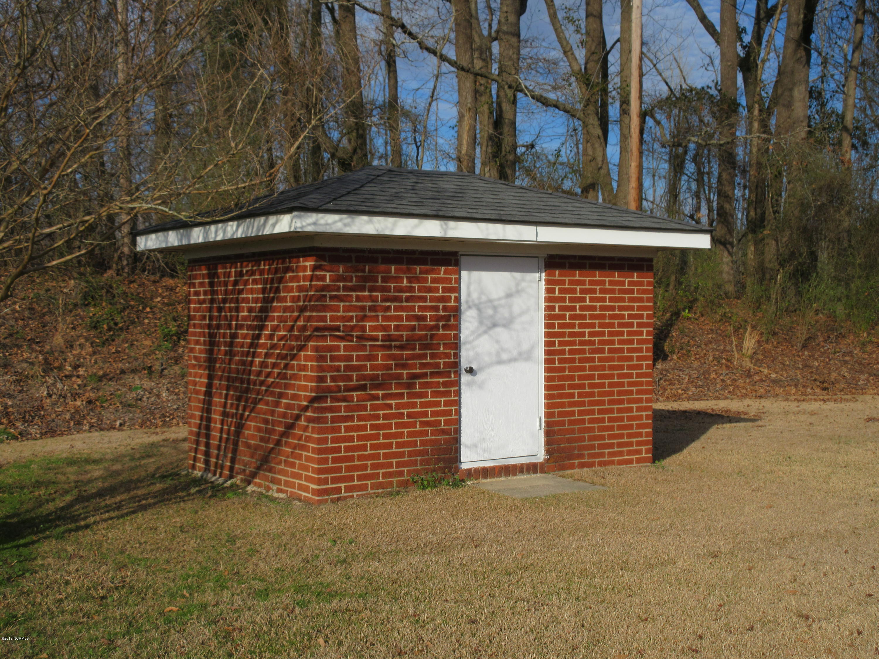 1064 Elmore Farms Road Kinston, NC 28501 - Photo 12 of 27 IMG_0098
