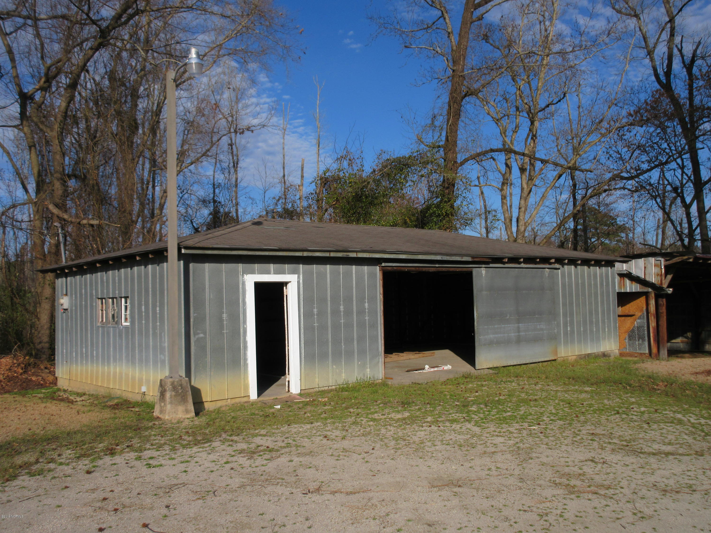 1064 Elmore Farms Road Kinston, NC 28501 - Photo 8 of 27 IMG_0100