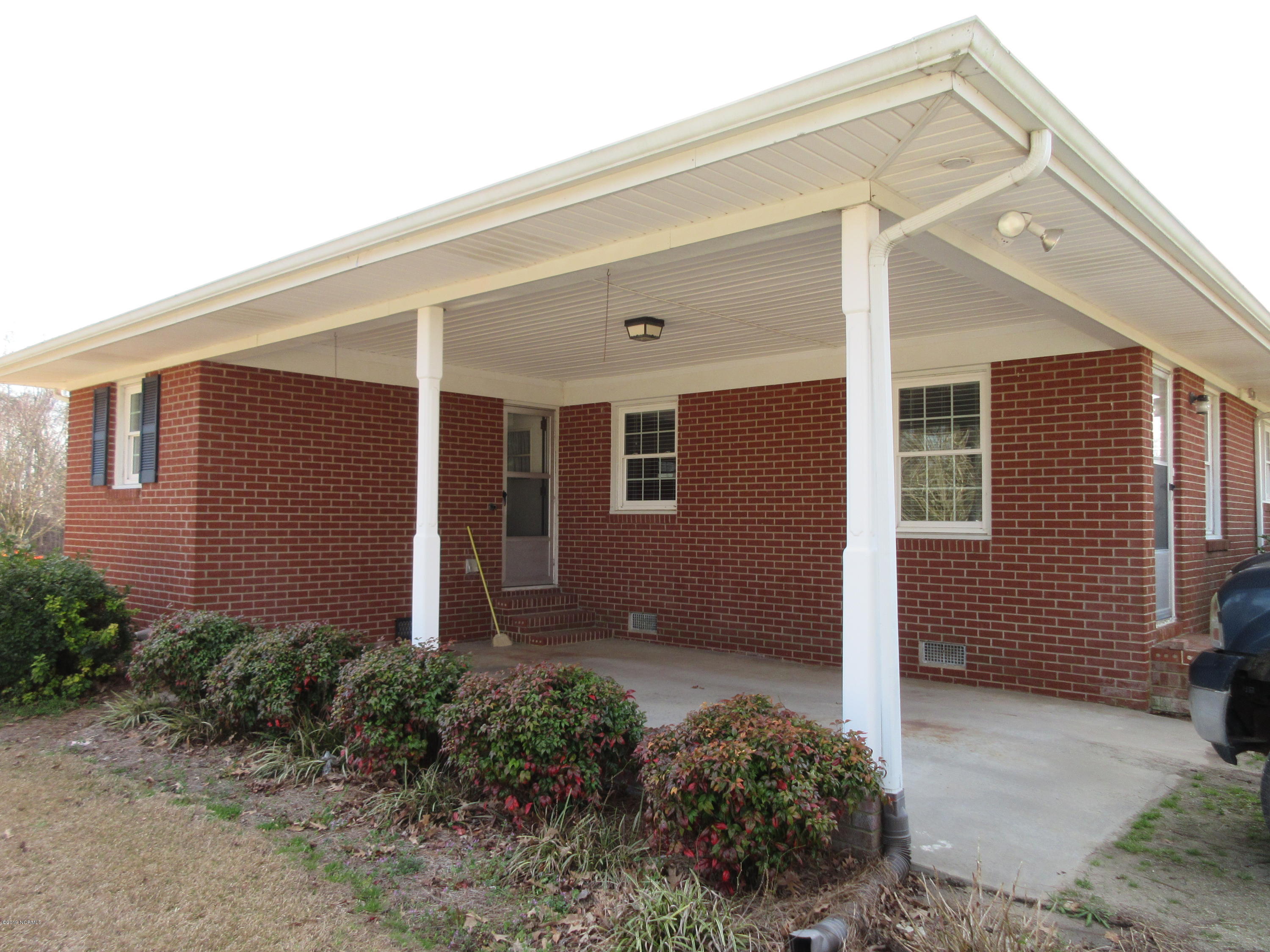 1064 Elmore Farms Road Kinston, NC 28501 - Photo 10 of 27 IMG_0102