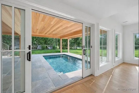 $6,795,000 | 206 Water Hole Road, East Hampton, NY 11937