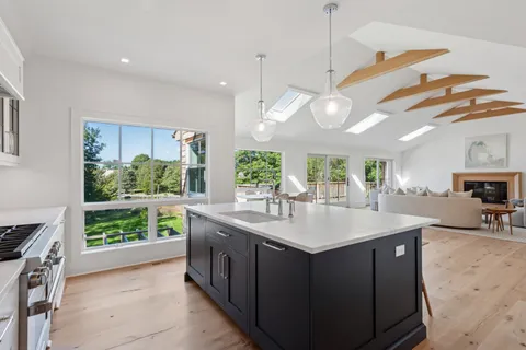 $6,795,000 | 206 Water Hole Road, East Hampton, NY 11937