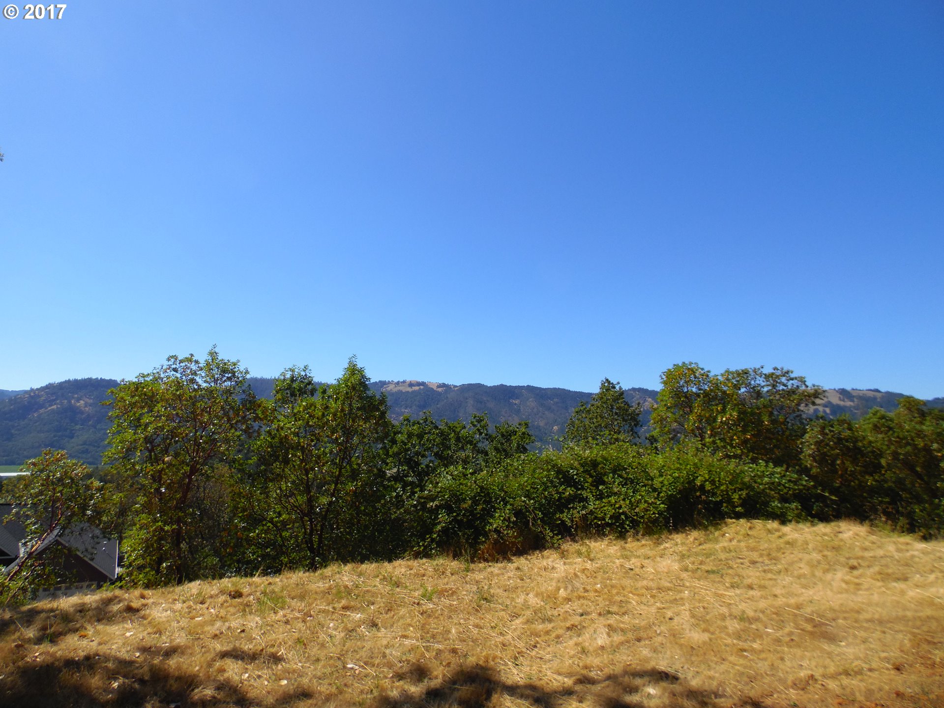 115 West Ridge Lane Myrtle Creek, OR 97457 - Photo 7 of 11 a view of mountain view with mountains in the background