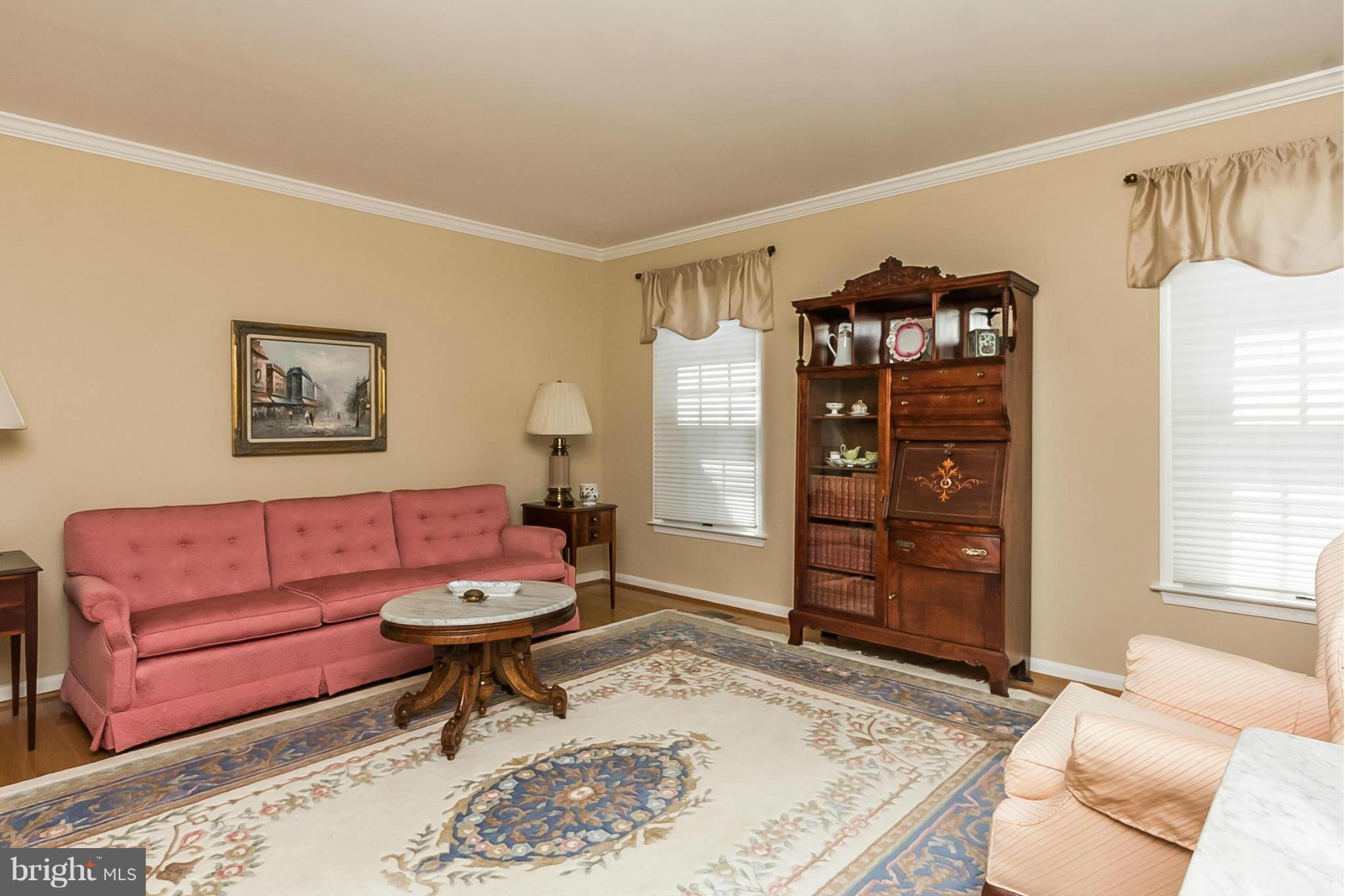 9540 Hallhurst Road Baltimore, MD 21236 - Photo 3 of 28 Living Room