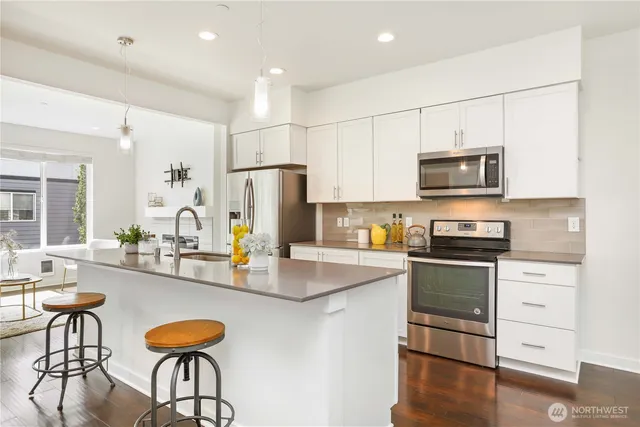 $692,500 | 14913 48th Avenue West, Unit C4, Edmonds, WA 98026