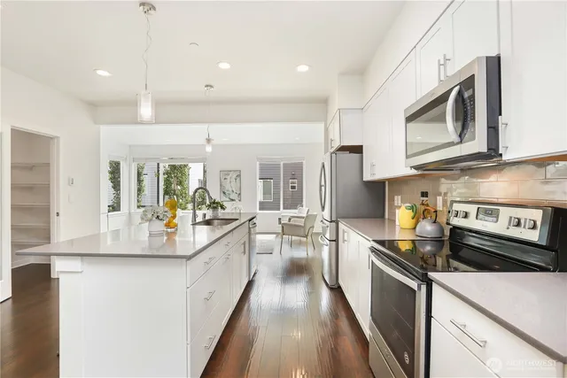 $692,500 | 14913 48th Avenue West, Unit C4, Edmonds, WA 98026