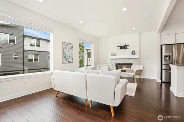 $692,500 | 14913 48th Avenue West, Unit C4, Edmonds, WA 98026