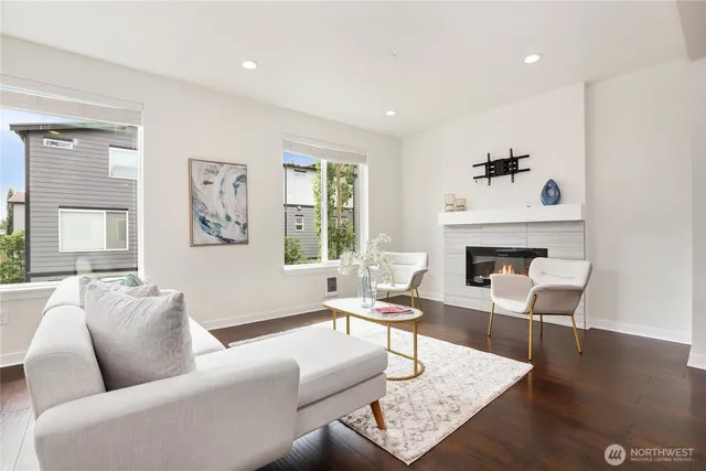 $692,500 | 14913 48th Avenue West, Unit C4, Edmonds, WA 98026