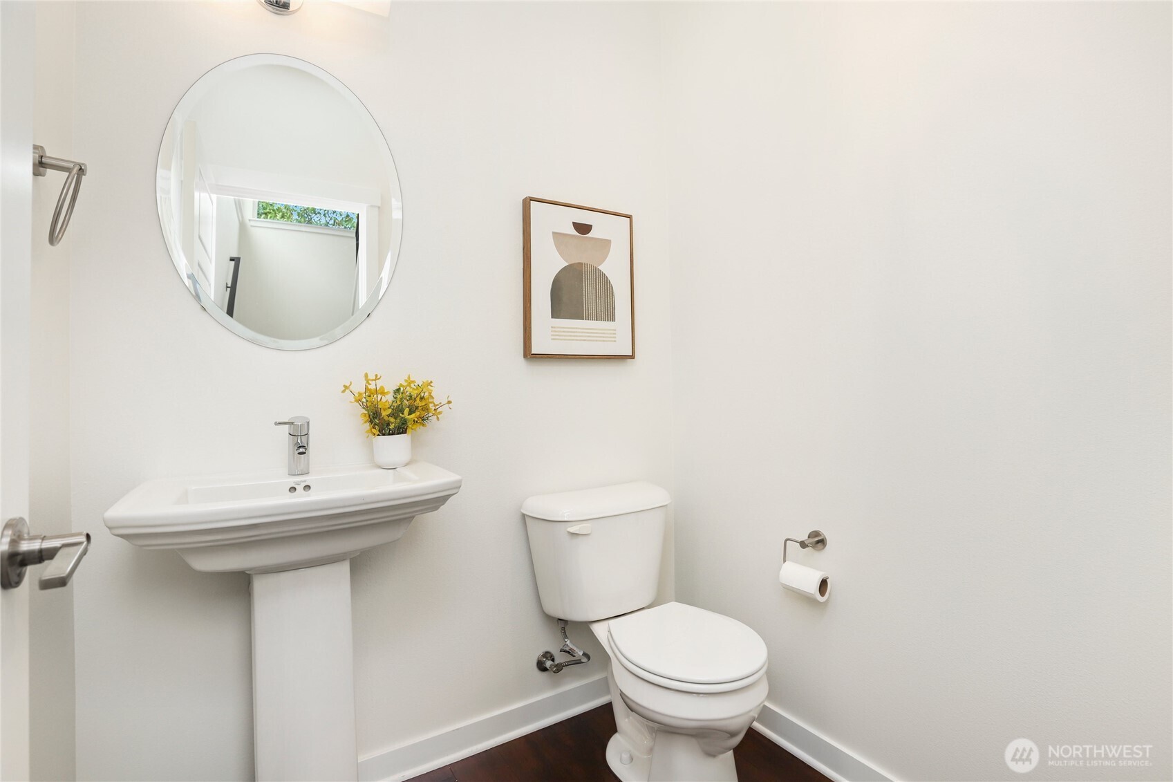 14913 48th Avenue West, Unit C4 Edmonds, WA 98026 - Photo 18 of 32 a bathroom with a toilet a sink and mirror