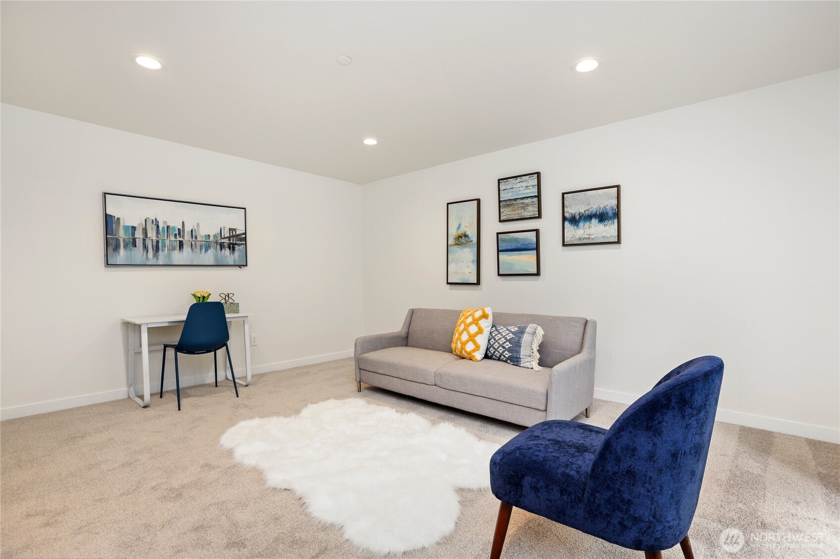 14913 48th Avenue West, Unit C4 Edmonds, WA 98026 - Photo 6 of 32 a living room with furniture and a rug
