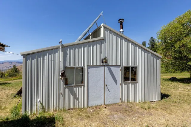 $349,000 | 253 White Mountain Road, Curlew, WA 99118