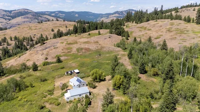 $349,000 | 253 White Mountain Road, Curlew, WA 99118