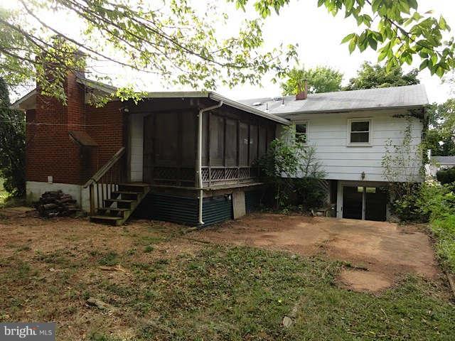 9409 Blackstone Road Manassas, VA 20110 - Photo 2 of 18 Exterior (Rear)