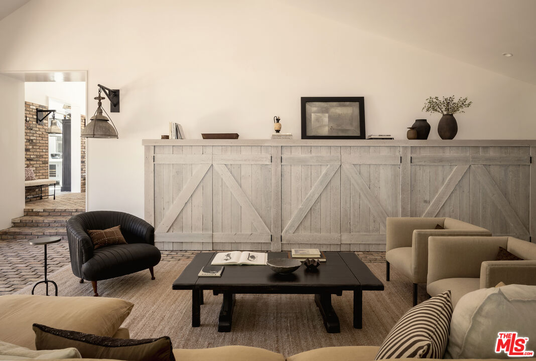 13215 Riviera Ranch Road Los Angeles, CA 90049 - Photo 25 of 65