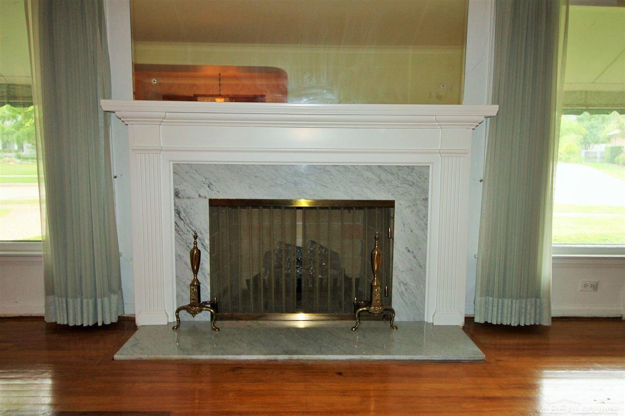 954 South Renaud Road Grosse Pointe Woods, MI 48236 - Photo 8 of 46