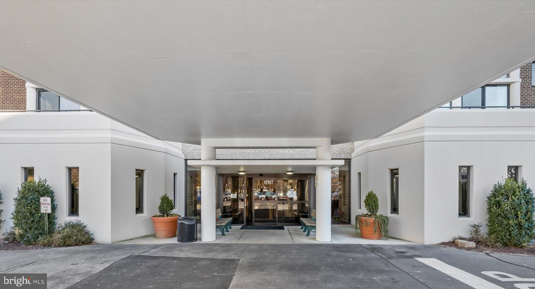 Exquisite front entrance to lobby