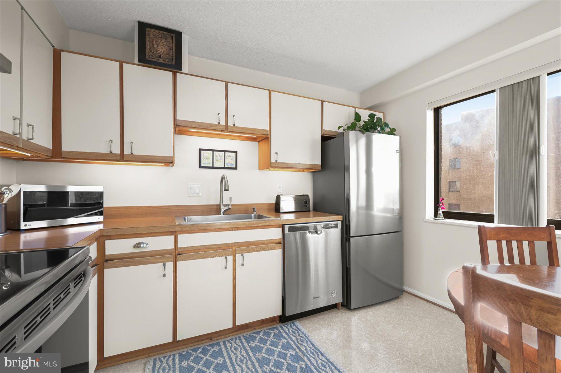 15107 Interlachen Drive, Unit 2725 Silver Spring, MD 20906 - Photo 19 of 35 Spacious kitchen