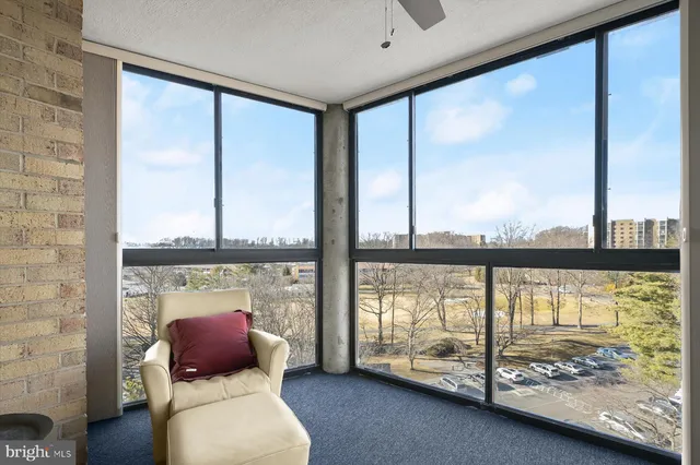 $174,900 | 15107 Interlachen Drive, Unit 2725, Silver Spring, MD 20906