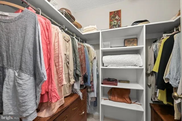 $174,900 | 15107 Interlachen Drive, Unit 2725, Silver Spring, MD 20906