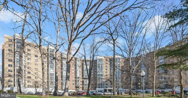 $174,900 | 15107 Interlachen Drive, Unit 2725, Silver Spring, MD 20906