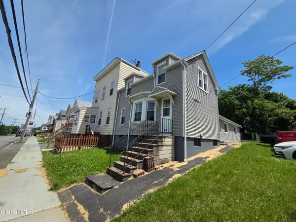 $249,000 | 512 East Street, Rensselaer, NY 12144
