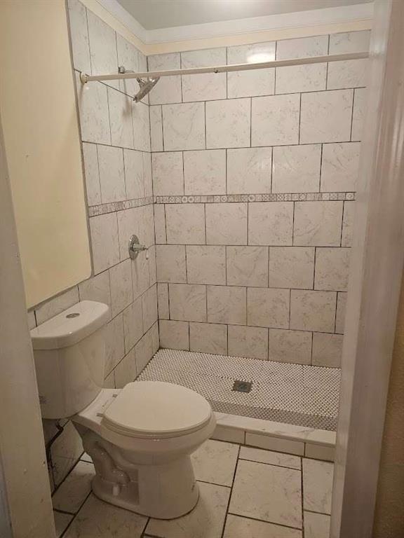 354 South Main Street Thomaston, GA 30286 - Photo 16 of 24 a bathroom with a toilet and a shower