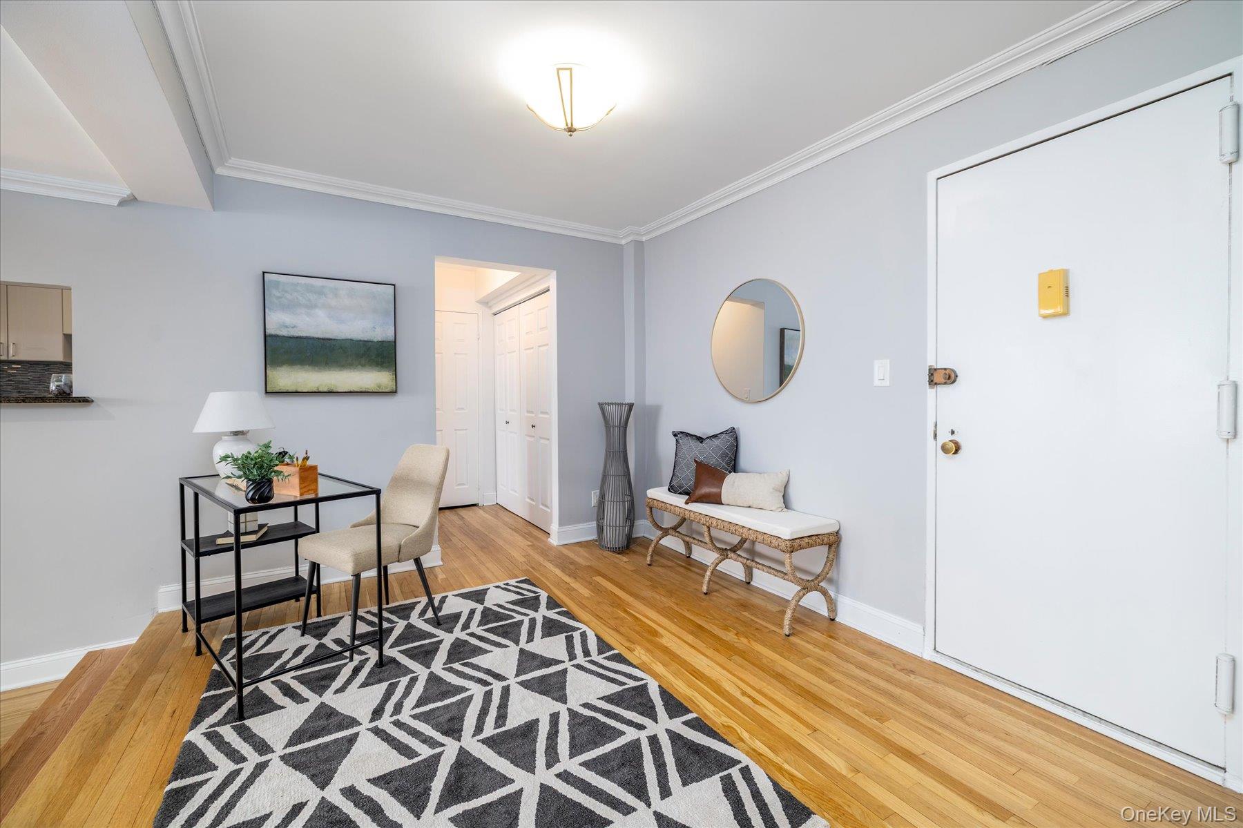 522 Shore Road, Unit 6M Long Beach, NY 11561 - Photo 13 of 28 Spacious foyer
