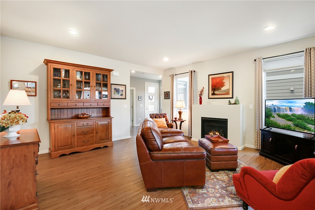 10628 Southeast 187th Place Renton, WA 98055 - Photo 3 of 25 Gallery Image 3