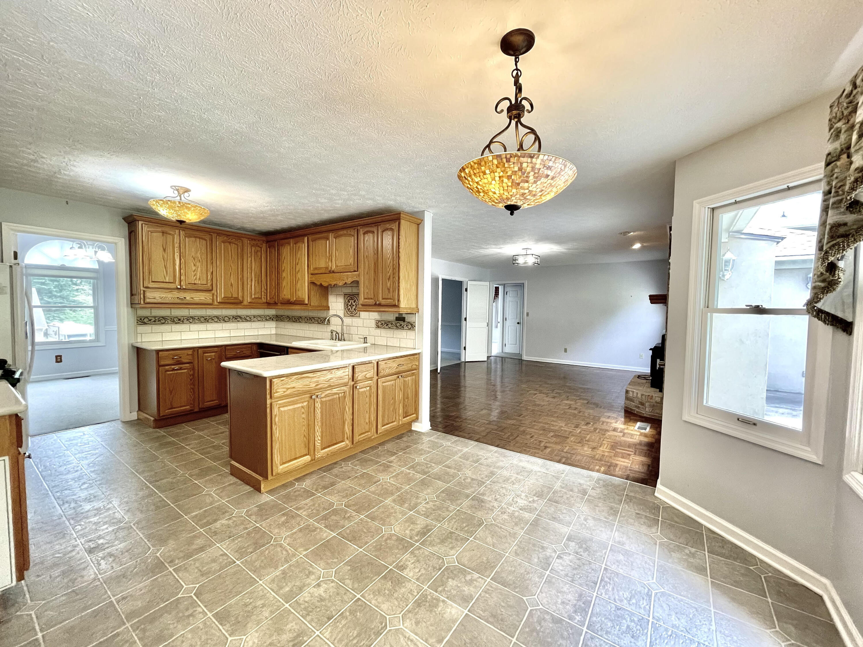 104 Mockingbird Lane Oak Ridge, TN 37830 - Photo 3 of 23 Eat in Kitchen