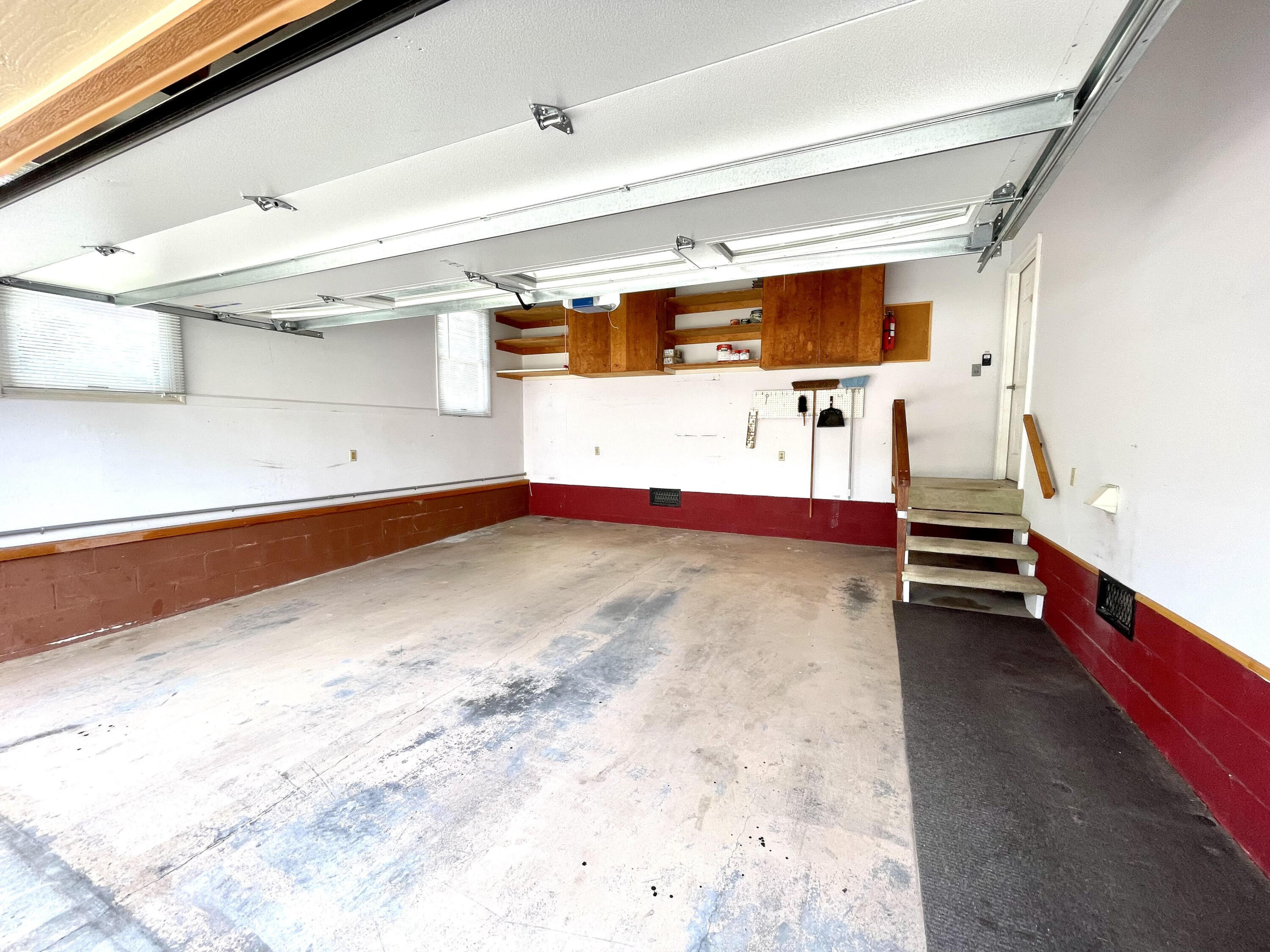 104 Mockingbird Lane Oak Ridge, TN 37830 - Photo 23 of 23 2 Car Garage