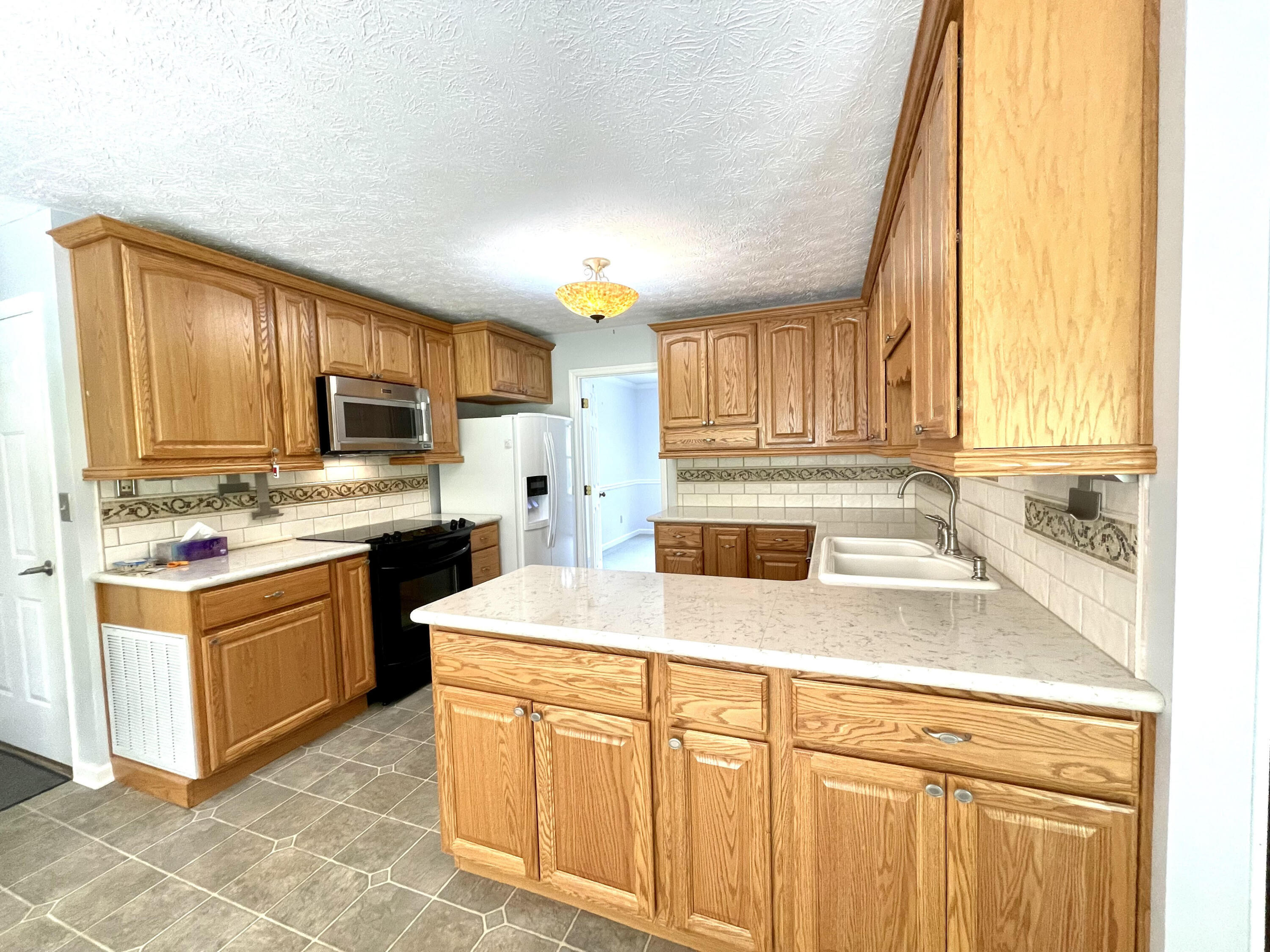 104 Mockingbird Lane Oak Ridge, TN 37830 - Photo 4 of 23 Lots of Storage, Cabinetry and Work Spac