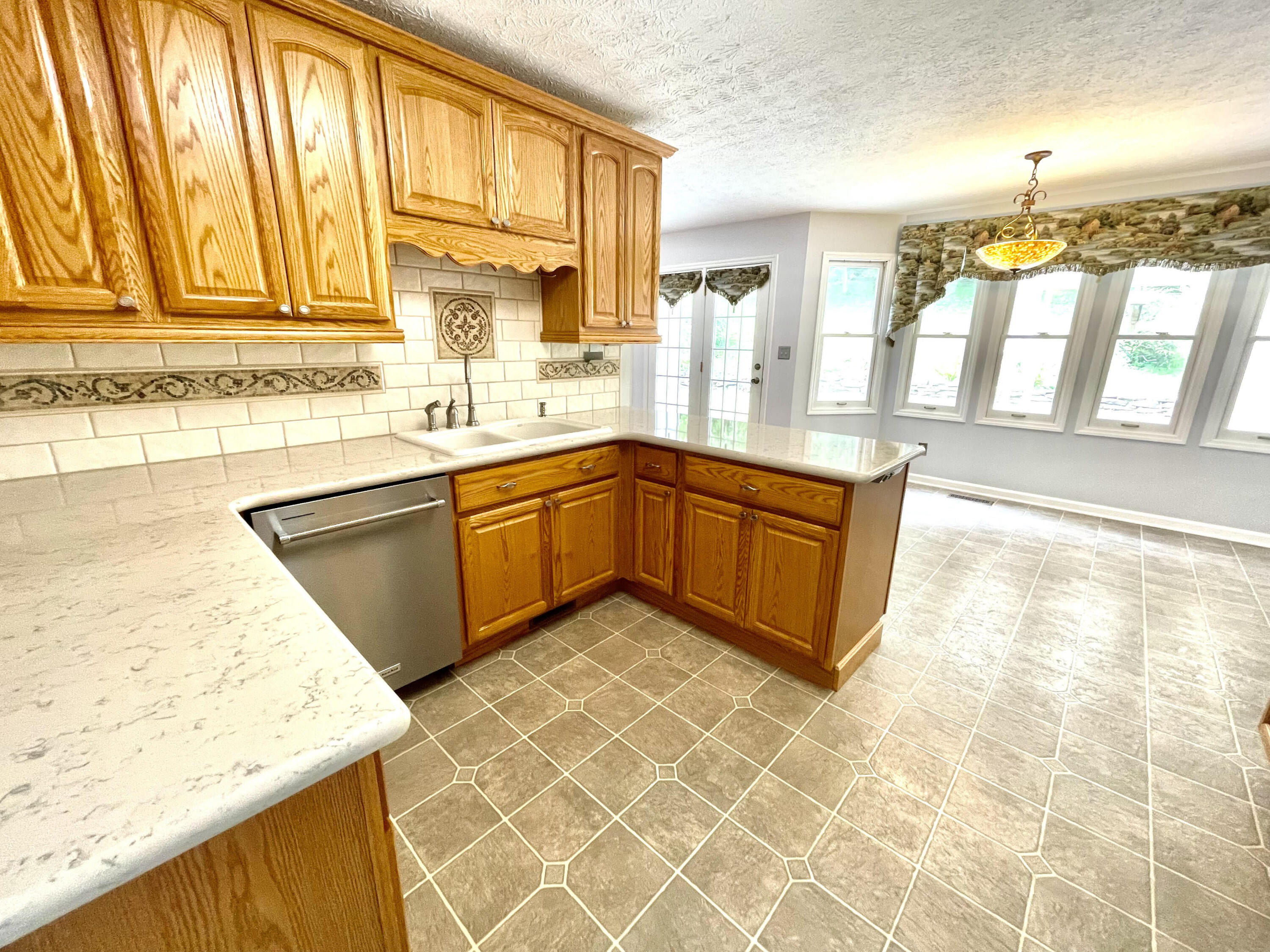 104 Mockingbird Lane Oak Ridge, TN 37830 - Photo 5 of 23 Custom Backsplash