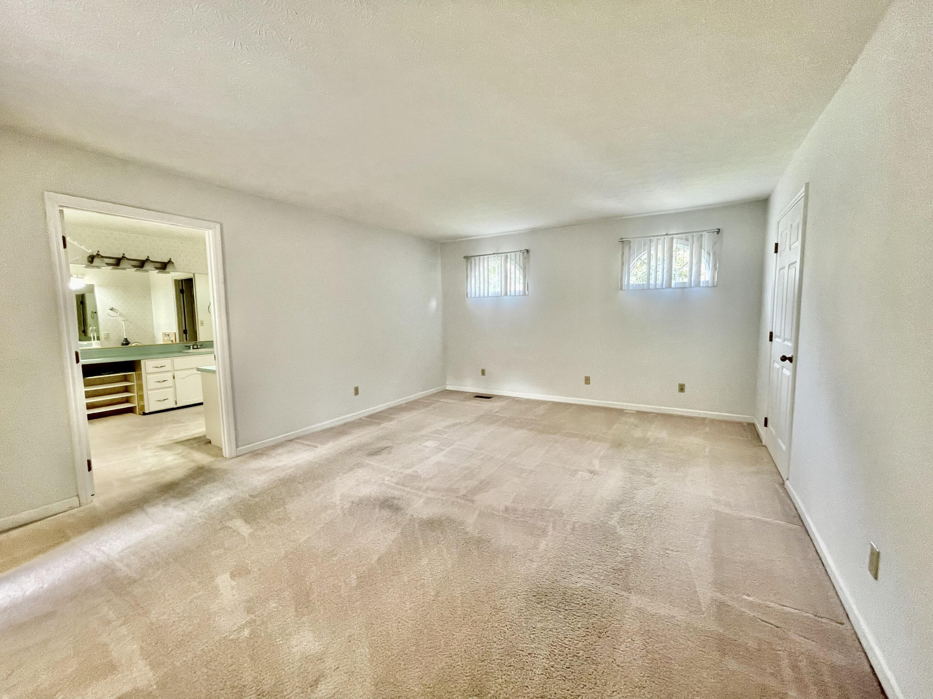 104 Mockingbird Lane Oak Ridge, TN 37830 - Photo 10 of 23 Mst. Suite w Door to Covered Patio