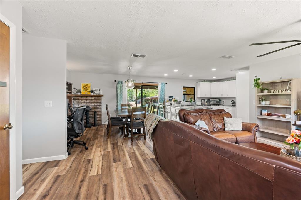 7605 Richardson Road Sarasota, FL 34240 - Photo 8 of 67