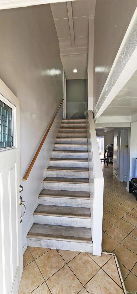 847 Raintree Place Vista, CA 92084 - Photo 12 of 14 a view of entryway and hall
