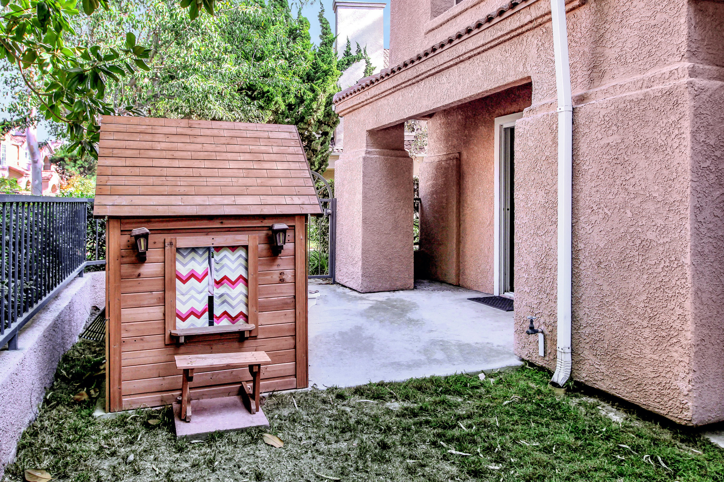 1303 Lost Point Lane Oxnard, CA 93030 - Photo 22 of 28 an outdoor space with patio area of the house