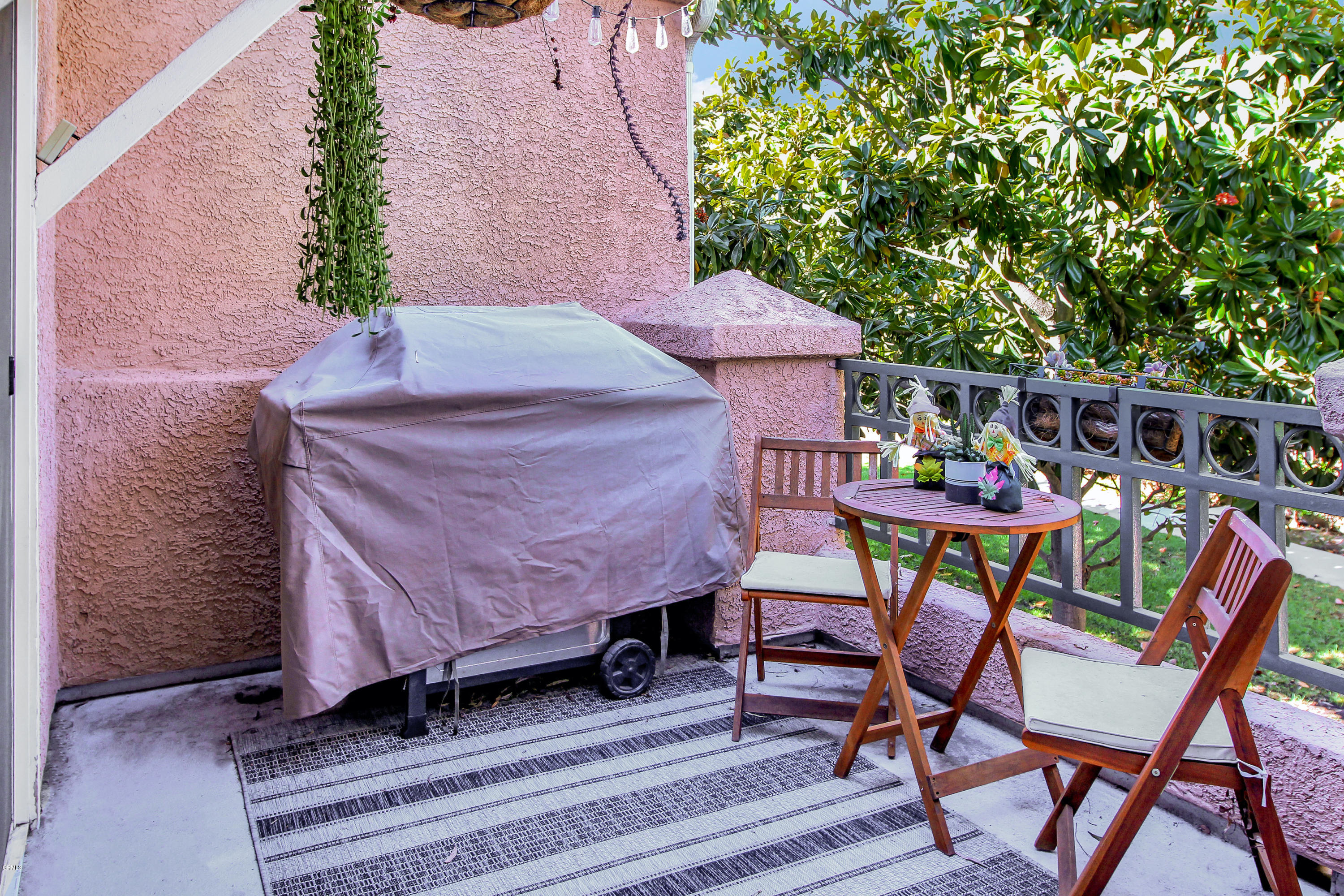 1303 Lost Point Lane Oxnard, CA 93030 - Photo 10 of 28 a view of an outdoor sitting area with furniture