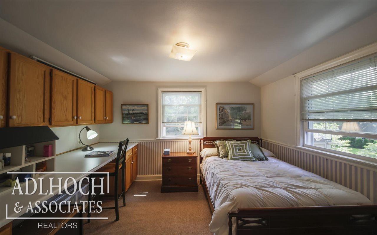 209 Merriweather Road Grosse Pointe, MI 48236 - Photo 18 of 28 31249520-17.JPG