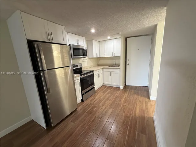 $1,450 | 750 Northeast 195th Street, Unit 106, Miami, FL 33179