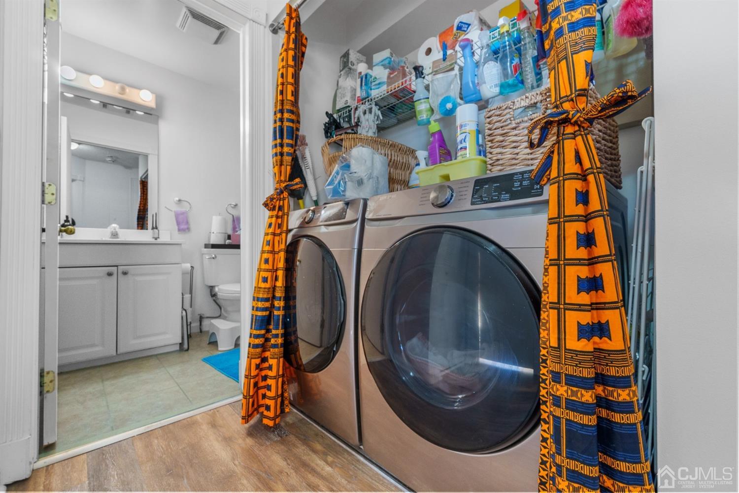 134 Edpas Road New Brunswick, NJ 08901 - Photo 16 of 16 a utility room with dryer and washer