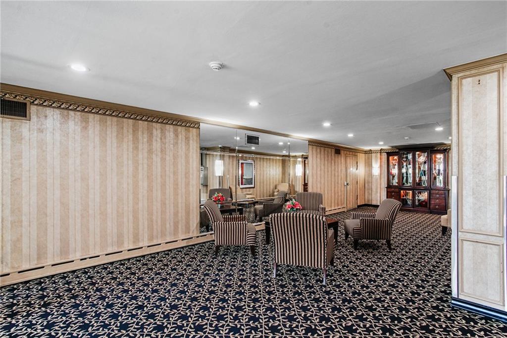4601 Fifth Avenue, Unit 221 Pittsburgh, PA 15213 - Photo 41 of 44