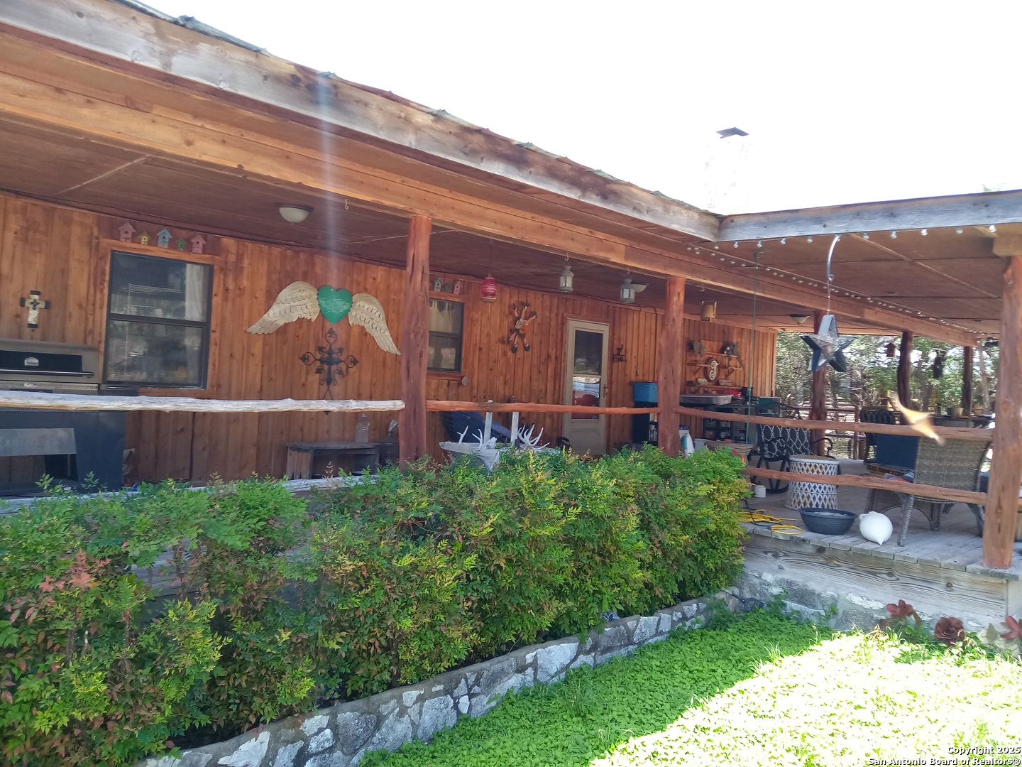 902 Mariposa Concan, TX 78838 - Photo 3 of 10 a view of a chair and tables in the patio
