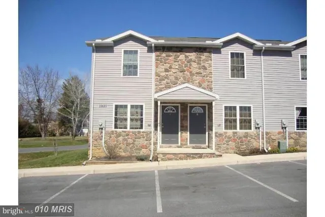 $1,075 | 10620 Sunburst Gardens Drive, Unit C, Waynesboro, PA 17268