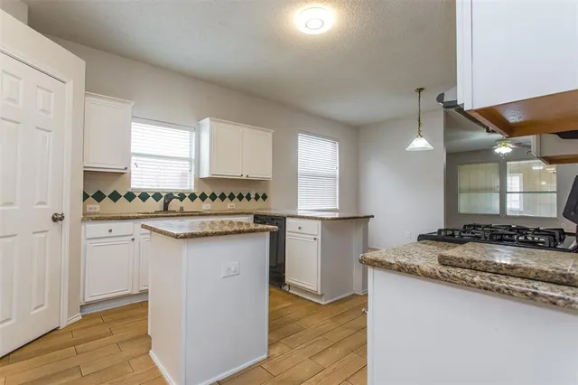 $2,600 | 738 Opal Lane, Mesquite, TX 75149